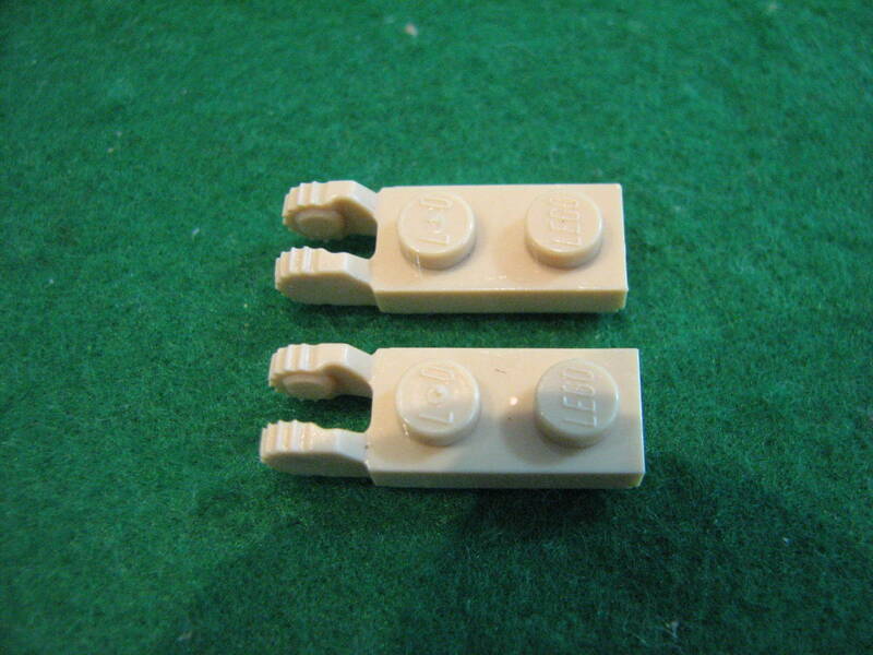 ☆レゴ-LEGO★54657★ヒンジプレート1x 2ロック、端に2本の指、下溝のない7本の歯★タン★2個セット☆USED