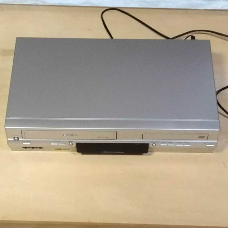 VTR 一体型　TOSHIBA　東芝 DVD VHS プレイヤー　SD-700 デッキ　リワインダー