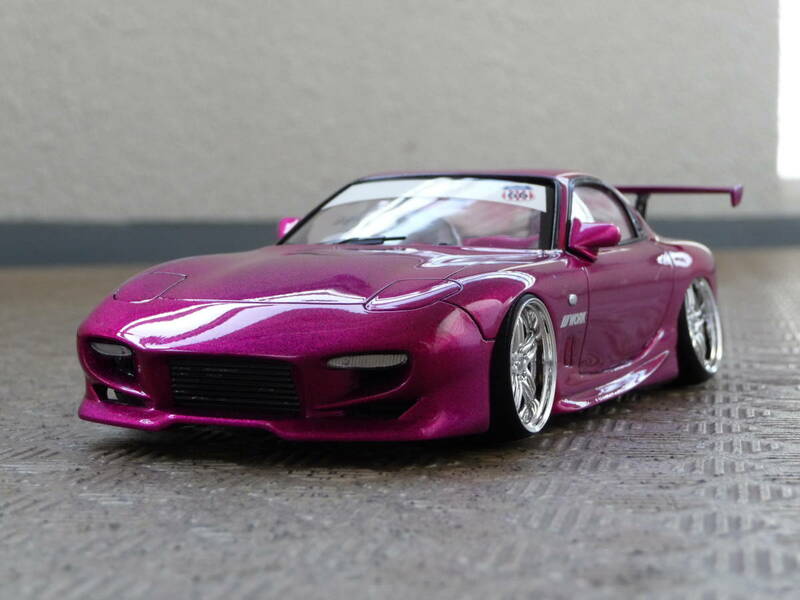 アオシマ1/24 SパッケージVer.R ヴェイルサイドveilside FD3S RX-7コンバットモデル　完成品　プラモデル