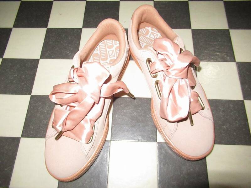 ★PUMA/プーマ★美品　SUEDE HEART SATIN WNS　23ｃｍ　DUSTY CORAL - GOLD