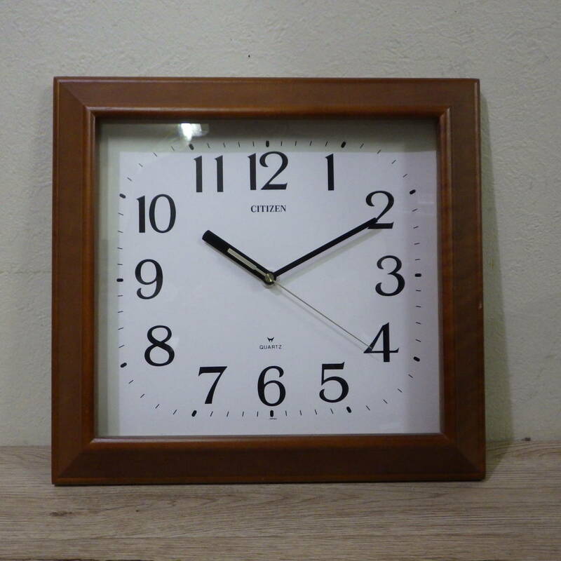 シチズン　掛け時計　木枠　サイズ約32×30cm程度　動作品