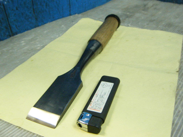 ★在銘鑿　首長鑿？・市・白樫柄・刃幅約３４ｍｍ　彫刻鑿　彫刻刀　のみ