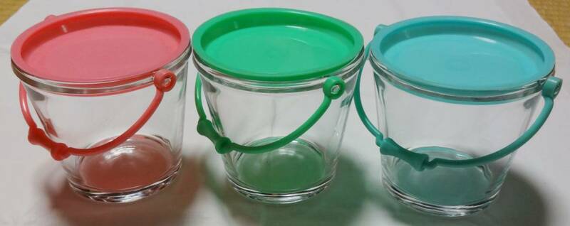 可愛いバケツ型ガラス製保存容器3個（蓋と取っ手の色-ピンク、淡い黄緑、黄緑色）
