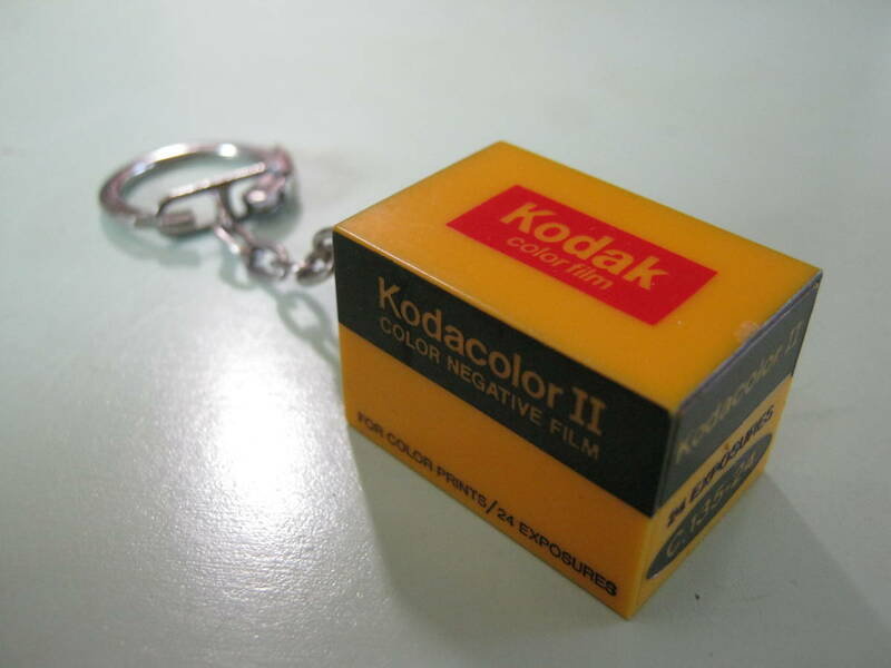 コダック【KodacolorⅡ24　EXPOSURES　C　135―24（コダカラーカメラ用カラーフィルムの外箱型付き）キーホルダー】