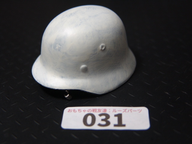 【 在：031 】1/6ドールパーツ：DRAGON製 WWII ドイツ軍 雪中迷彩ヘルメット【 長期保管・ジャンク扱い品 】
