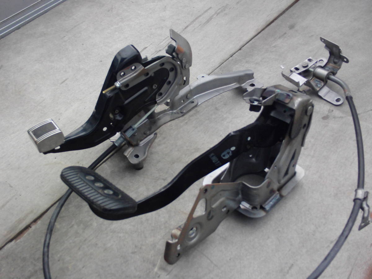 E11 ノート ライダー 後期 サイド ブレーキ ペダル ブラケット ワイヤー ケーブル