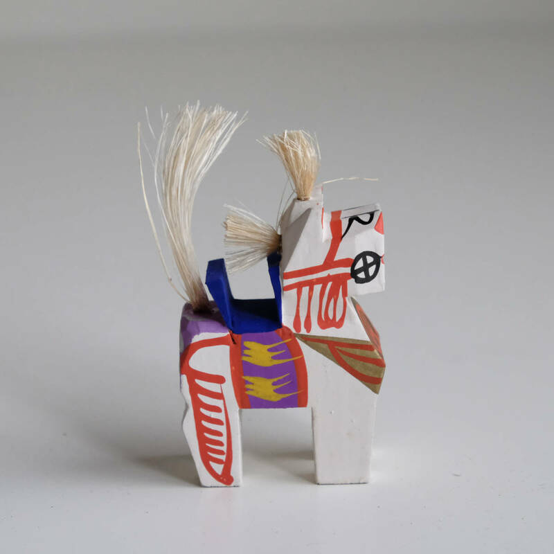 三春白駒 みはる・くらふと 馬のお着物 オブジェ 飾り 民芸品