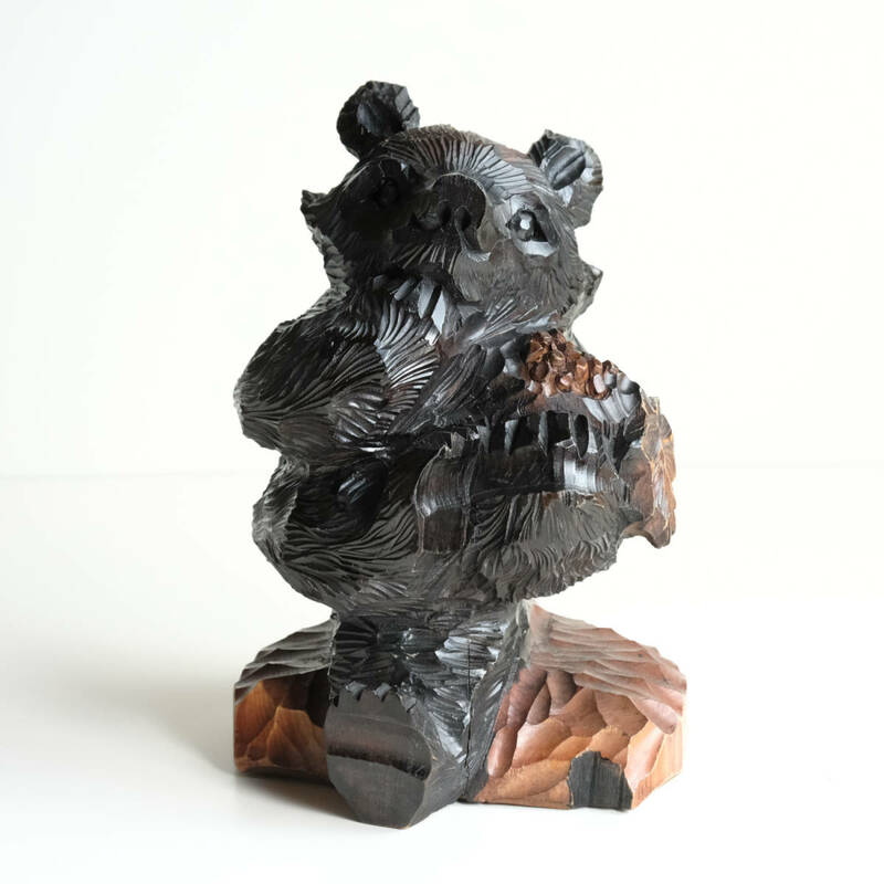 葡萄を食べてる木彫の熊 北海道 民芸品 木彫り熊 木製彫刻 飾り オブジェ 置物 動物