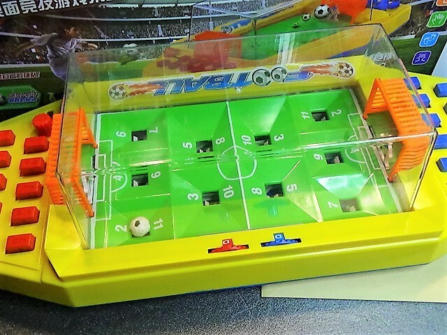 再値下　タイピング式 サッカー ゲーム お家遊び 楽しい おもちゃ キーパー機能付き。