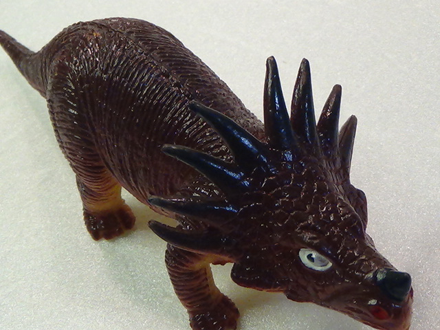 再値下　昔の恐竜 フィギュア トリケラトプス ソフビ おもちゃ 置物 ディスプレイ