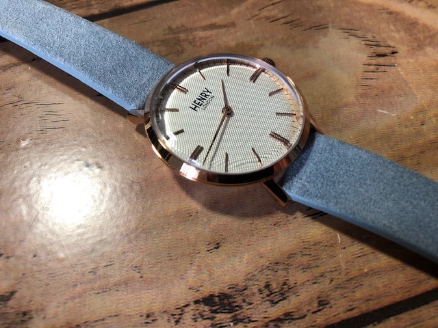 BK089 新品同様 HENRY LONDON ヘンリーロンドン ホワイト系文字盤×ゴールド HL34 純正グレー系革ベルト クオーツ 腕時計
