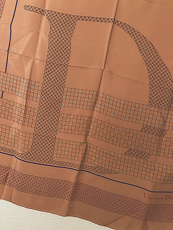 未使用品　Christian Dior★クリスチャンディオール 大判 シルクスカーフ 約76，5×78cm（C9）
