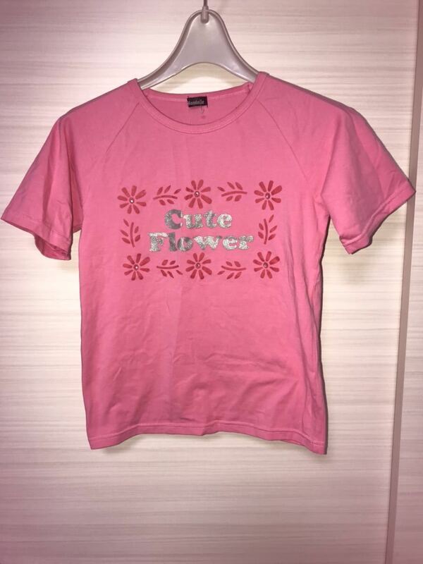 【新品タグ付】ストレッチ半袖Tシャツ　M～Lサイズ　ショッキングピンク