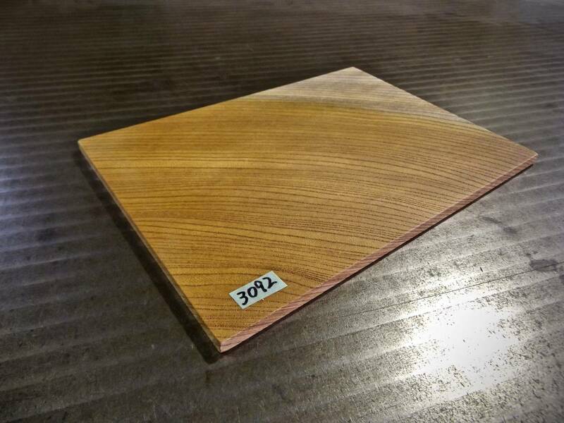欅 （260×188×8）mm 1枚　乾燥済み 無垢一枚板 送料無料 [3092] ケヤキ けやき 木材 花台 ササ杢 キヤンプ 道具 まな板 
