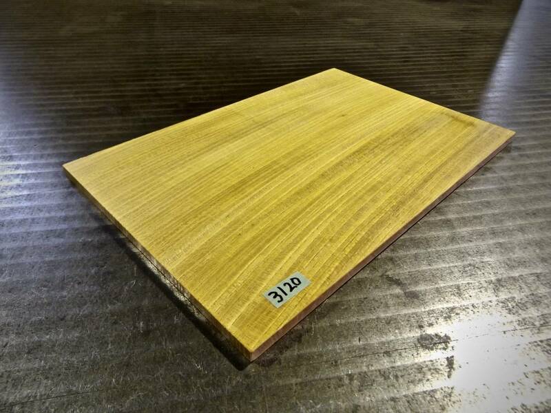 欅 （300×200×8）mm 1枚　乾燥済み 無垢一枚板 送料無料 [3120] ケヤキ けやき 木材 花台 ササ杢 キヤンプ 道具 まな板 