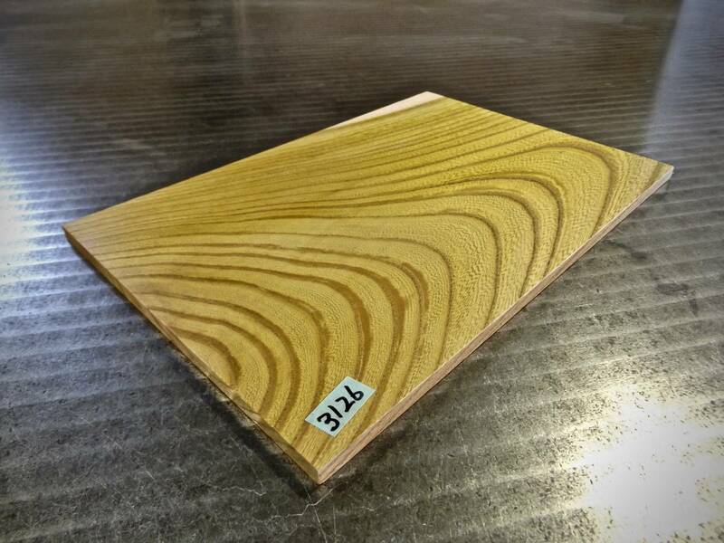 欅 （300×200×8）mm 1枚　乾燥済み 無垢一枚板 送料無料 [3126] ケヤキ けやき 木材 花台 ササ杢 キヤンプ 道具 まな板 