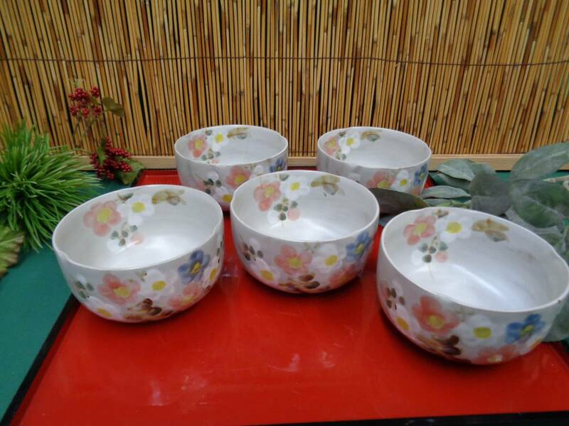 厨房品　和食器　可愛い花柄小鉢　筒形　中鉢　5客セット　陶器　中古美品