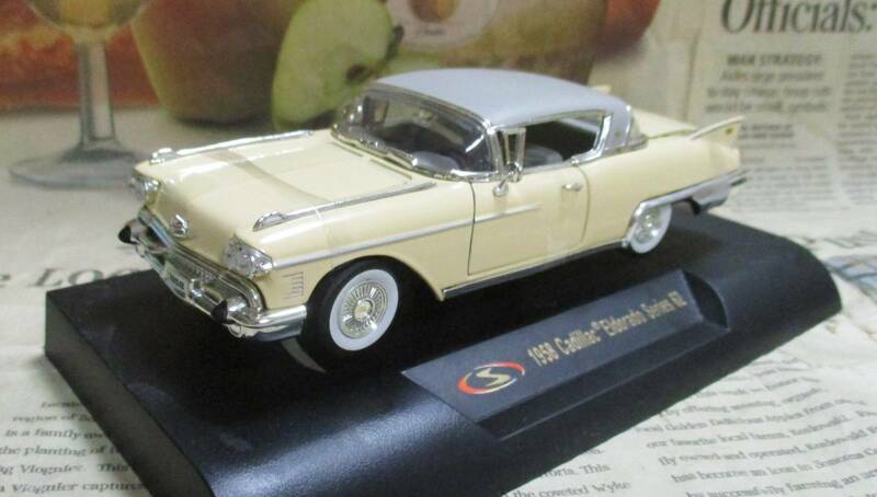 ☆絶版*Signature Models*1/32*1958 Cadillac Series 62 Eldorado アイボリー≠フランクリンミント