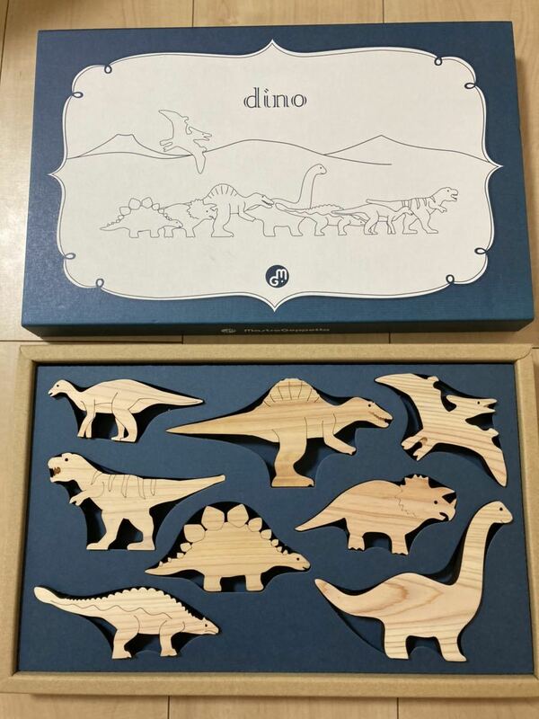 新品 国産 木のおもちゃ 恐竜セット 8種類 積み木 知育玩具 モンテッソーリ 木製玩具 木のおままごと