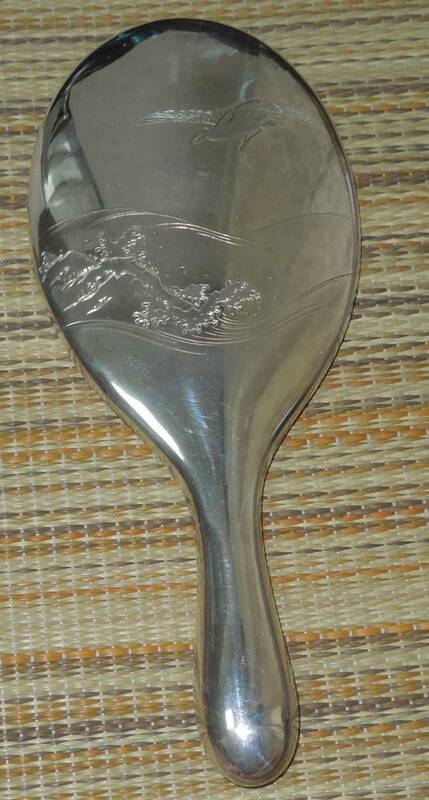 茶道具　　銀製・純銀 　手鏡　明治期　鶴浪文　　約253g 全長：約22.7cm