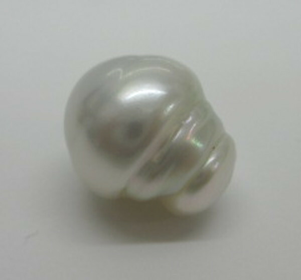 ∮真珠専門館∮ 白蝶真珠ルース 12.1×14.1mm ナチュラルカラー 面白い形シリーズ （税込み）