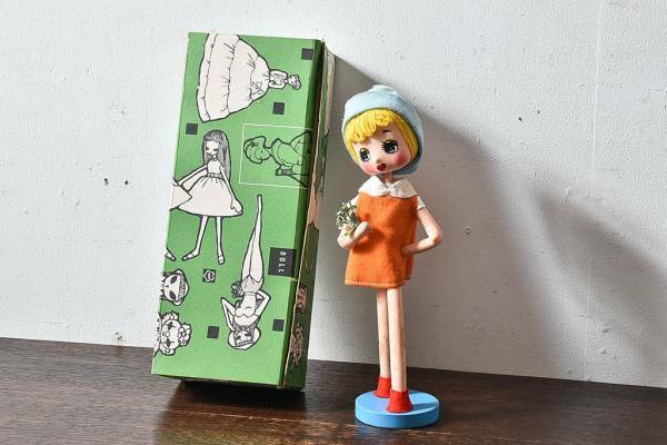 R-027088　昭和レトロ　ポーズ人形(文化人形)・外箱付き(2)