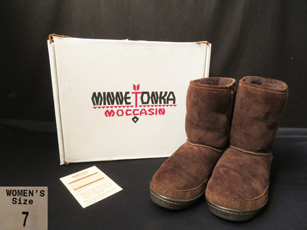 【M6276】 MINNETONKA ミネトンカ シープスキン ブーツ 茶 サイズ7 箱付/レディース 羊革 スウェード ムートン ブーツ 靴 検：24ｃｍ 