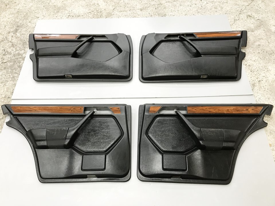 MBTEX　W124　メルセデス・ベンツ　S124　ワゴンTE　ドアトリムセット　300TE　検)　黒革　黒内装