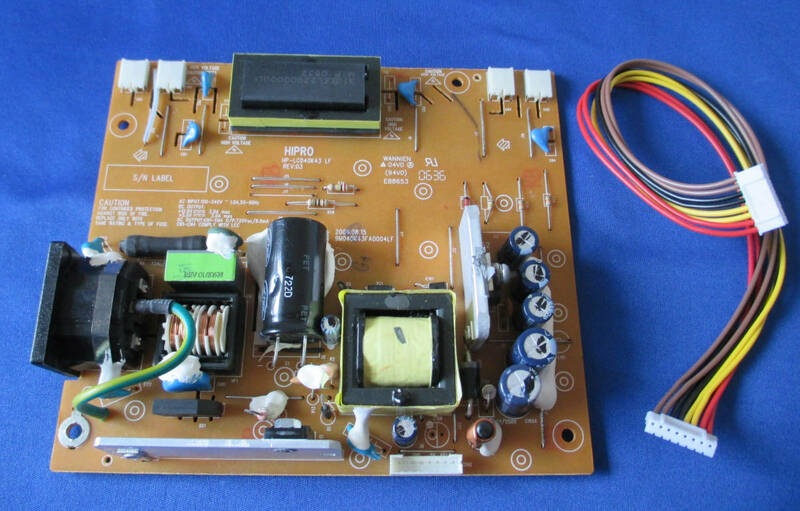 液晶モニター用電源基板　１５－１９インチ使用