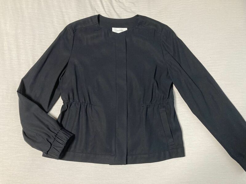 ♪新品タグ付き UNTITLED ワールド ジャケット ジャンパー 羽織 濃紺 ウエスト絞り可能 サイズ2 M♪冷房対策に