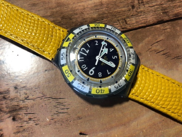 レア swatch スウォッチ AG1994 逆回転ベゼル マスタード イエロー系カラー 黄 純正革ベルト クオーツ メンズ 腕時計