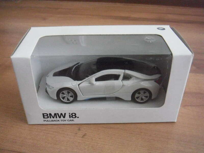 BMW　i8　ミニカー　白　ホワイト