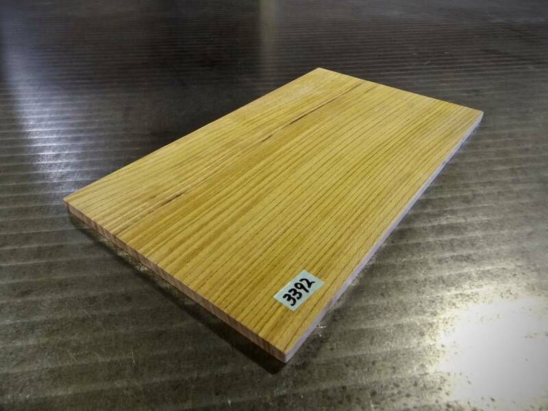 欅 （300×175×9）mm 1枚　乾燥済み 無垢一枚板 送料無料 [3392] ケヤキ けやき 木材 花台 ササ杢 キヤンプ 道具 まな板 