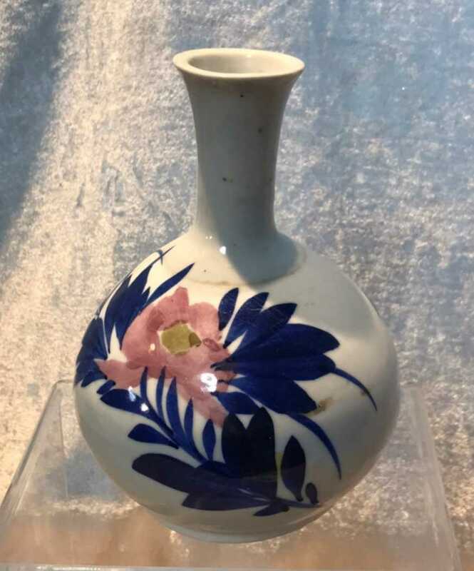 【酒器・陶磁器】陶磁器の花瓶 花草文 ディスプレイ用品 インテリア用品 骨董品 アンティーク