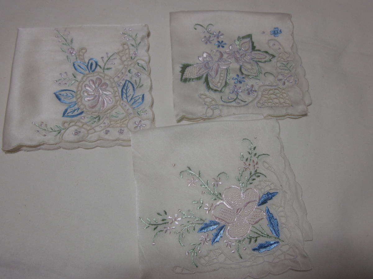 ■【刺繍　ハンカチ】■【3種類の花模様刺繍】■【3枚セット】■【未使用】■【送料140円】■