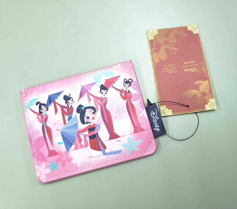 日本未発売　ムーラン　カードケース　ラウンジフライ　loungefly　ディズニープリンセス　海外ディズニー