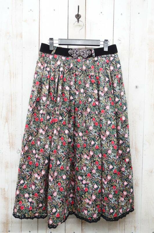 古着卸　ヨーロッパ仕入 ＊Vintage Tirol Tyrol Skirt 　ヴィンテージ　チロルスカート　 44＊Tela international ＊ブラック系花柄