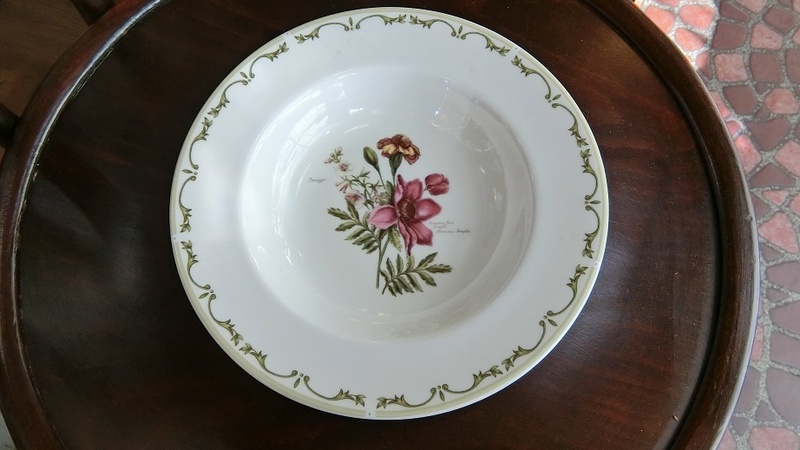 クイーン 英国王立協会 サラダ皿 22cm：Queen’s Nicolas Robert Collection Salad Plates