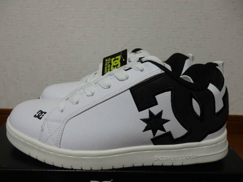 即決☆レア！限定！♪新品未使用 DC SHOES ＤＣシューズ スニーカー COURT GRAFFIK LITE 26.0cm ホワイト ブラック