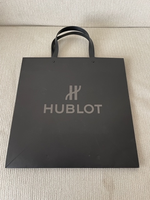 ウブロ　HUBLOＴ　紙袋　プレゼントに