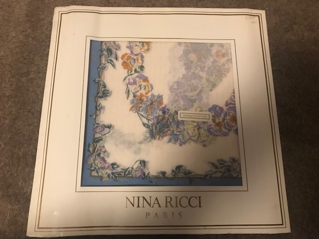 NINA RICCI （ニナリッチ ）ハンカチ　未使用品