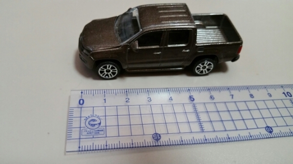 フォルクスワーゲン　AMAROK 1/65ダイキャストミニカー未使用品