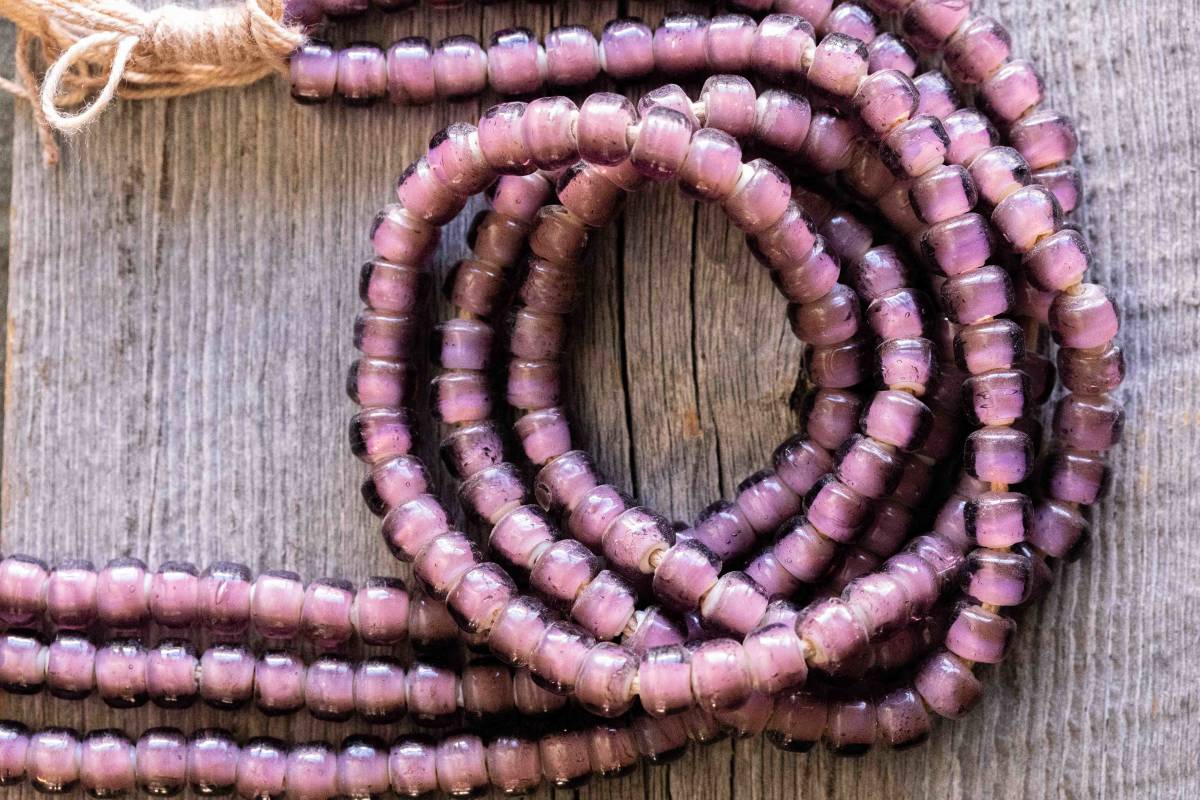 *White hearts beads P