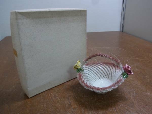 イタリア製　陶器　バスケット/カゴ　小物/お菓子入れ　薔薇