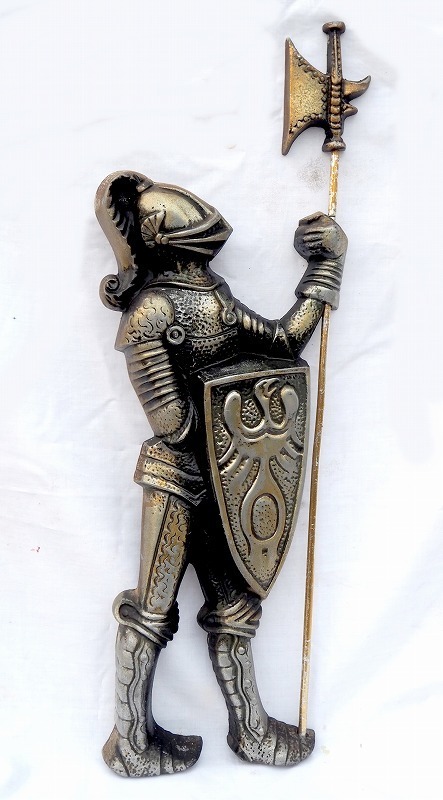 中世ヨーロッパ 騎士　壁掛けオブジェ　中世風甲冑鎧　高さ86cm 中古品