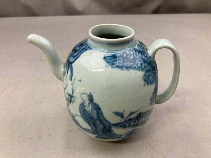 水差し　唐人絵柄　藍絵　中国陶磁器　中国陶器　A-15