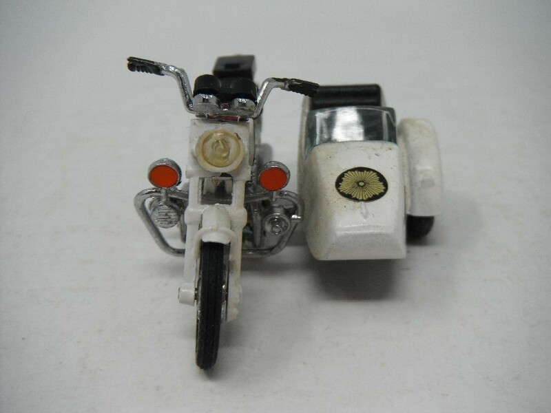 ■ ヨネザワ ダイヤペット『1/30 ヤマハスポーツ XS-650 警視庁白バイサイドカー バイクミニカー』