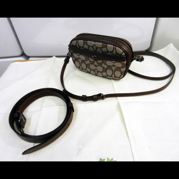 札幌★美品★COACH/コーチ◆シグネチャー◆ELVTD JQD BELT BAG◆ショルダーバッグ/ウエストポーチ◆F38687