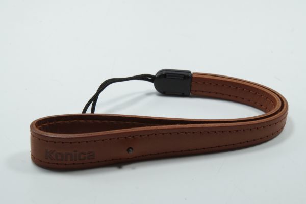 CAP-04郡『希少品　 とてもキレイ』 KONICA コニカ 小型カメラ向け 革ストラップ 茶色