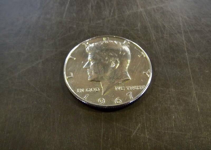 アメリカ銀貨　準未使用　1967年　ケネディ50セント銀貨　送料無料（12545）シルバー400　USA貨幣　ハーフダラー